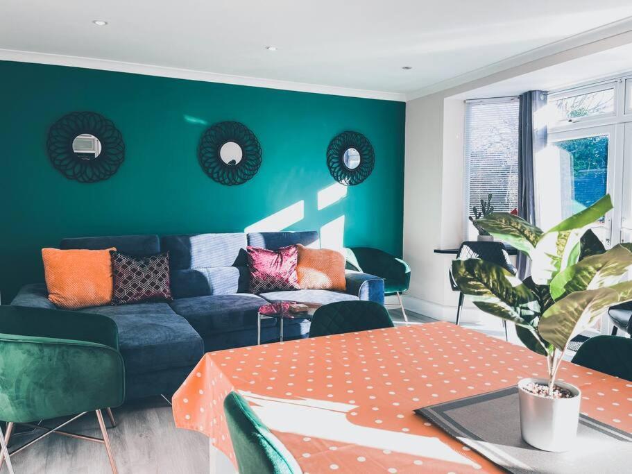 Апартаменты Modern 3 Ground Floor Parking And Garden Борнмут Экстерьер фото