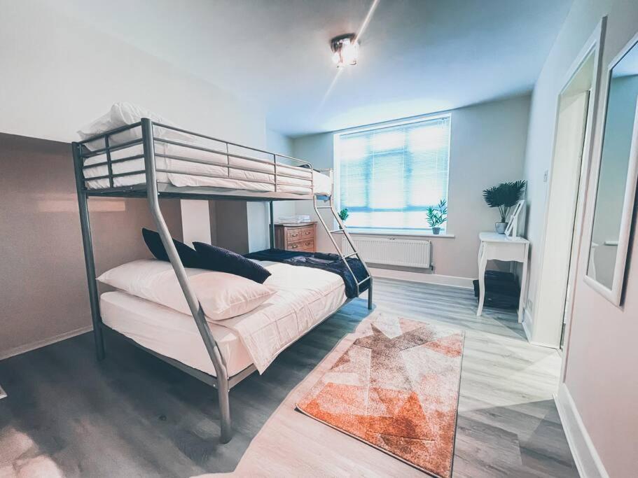 Апартаменты Modern 3 Ground Floor Parking And Garden Борнмут Экстерьер фото