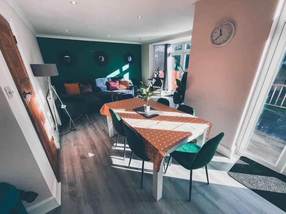 Апартаменты Modern 3 Ground Floor Parking And Garden Борнмут Экстерьер фото